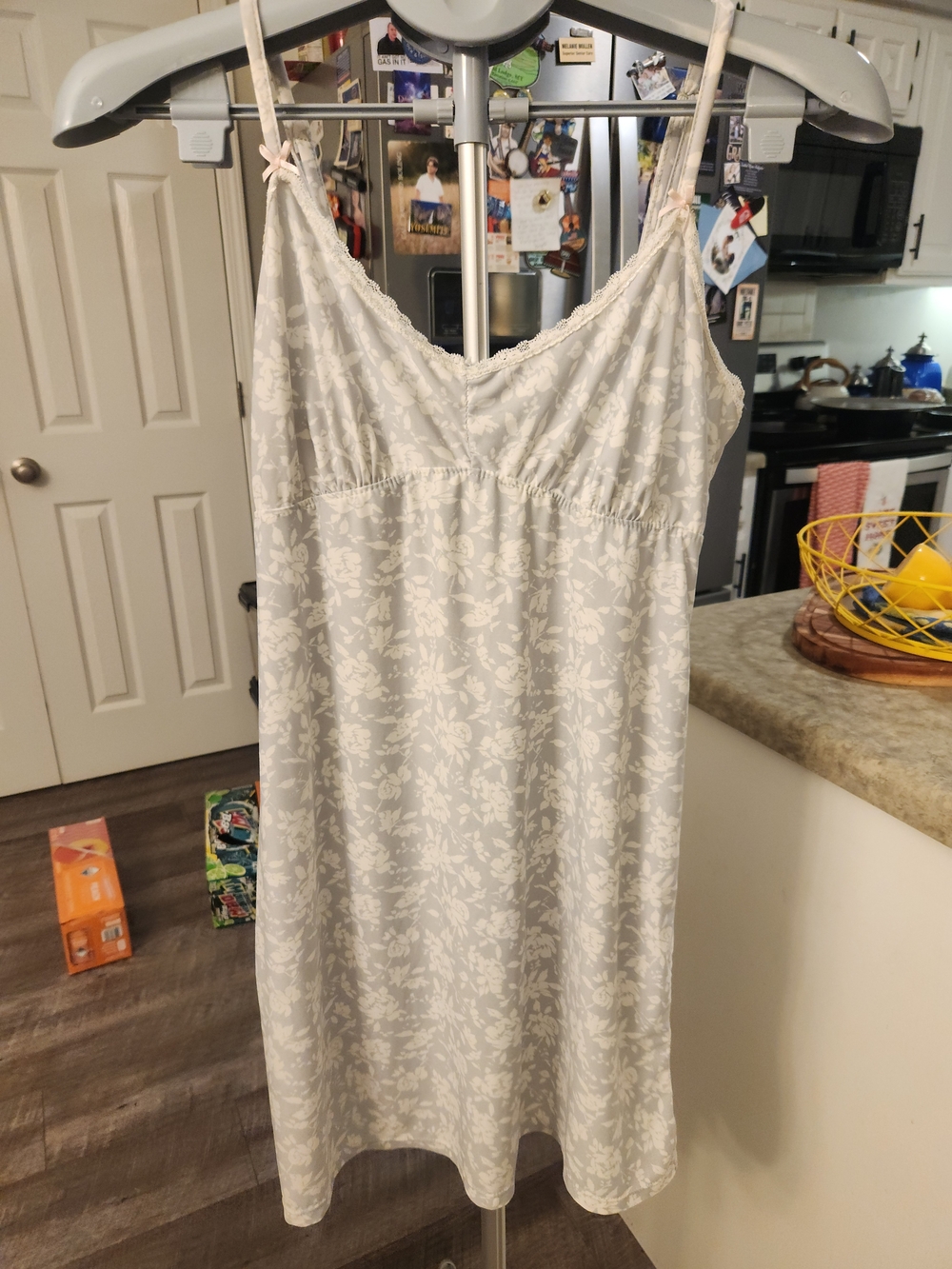 Marilyn Monroe Light Gray Floral Lace-Trim Slip